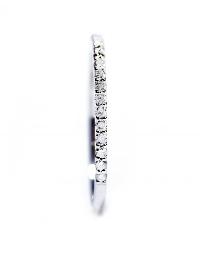 Anel-de-Ouro-Branco-diamantes-A116-Coleção-Musa-portdiamonds-2 Anel com diamantes laterais 0,26CT