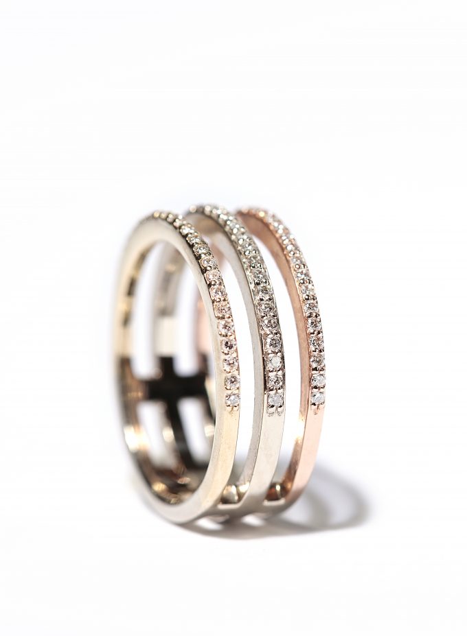 Anel-Ouro-Rosa-Branco-A153-diamantes-Coleção-Musa-PortDiamonds-1 Anel de ouro 14K com diamantes laterais 0,47CT