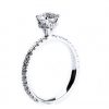 Anel de ouro branco 19K com diamante central 0,50CT e diamantes laterais 0,45CT